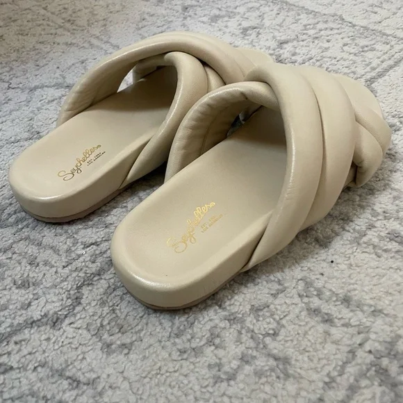 Seychelles cross and puffy sandals - Picture 2 of 4